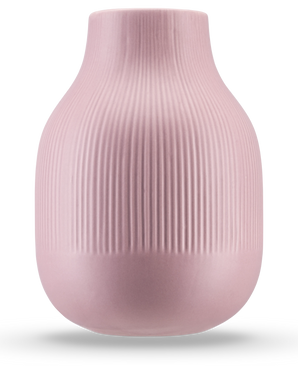 Il Vaso Botan 22 cm rosa antico è un vaso in ceramica rosa chiaro con base rotonda, collo stretto e trama a coste verticali nella metà superiore. La finitura opaca e liscia lo rende ideale per arredamenti moderni.