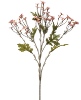 Il fiore artificiale Mini Margherita 61 cm malva è uno stelo singolo con rami multipli, decorato con piccoli fiori color malva e foglie verdi, isolati su sfondo bianco.