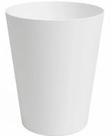 La fioriera Porto Ø40 cm x H50 cm è una fioriera cilindrica semplice, bianca, con la parte superiore leggermente svasata, su uno sfondo bianco.