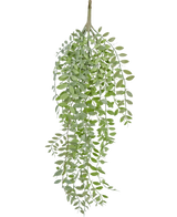 La pianta pensile artificiale Pumila/Eucalyptus 76 cm ha foglie verdi, strette e steli sottili che cadono su uno sfondo bianco semplice.