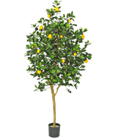 L'albero di limone artificiale da 150 cm ha un tronco marrone, foglie verdi e diversi limoni gialli in un vaso su uno sfondo bianco.