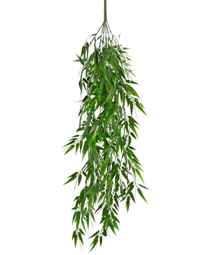La pianta pensile artificiale Bamboo UV 80 cm ha foglie verdi lunghe e sottili che pendono con grazia dallo stelo, su uno sfondo bianco semplice.