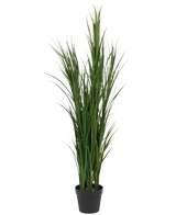 L'erba artificiale verde UV 150 cm è una pianta alta di erba artificiale con foglie verdi lunghe e sottili in un piccolo vaso nero, raffigurata su un semplice sfondo bianco.