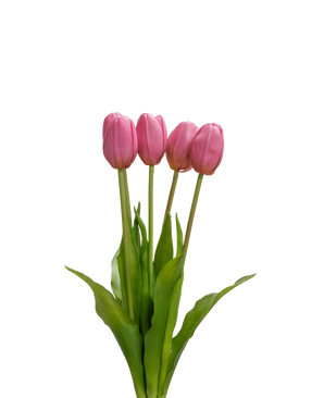 Il bouquet di tulipani artificiali Real Touch Purple da 40 cm contiene quattro tulipani viola con foglie e steli verdi realistici, che stanno in piedi su uno sfondo bianco a tinta unita.