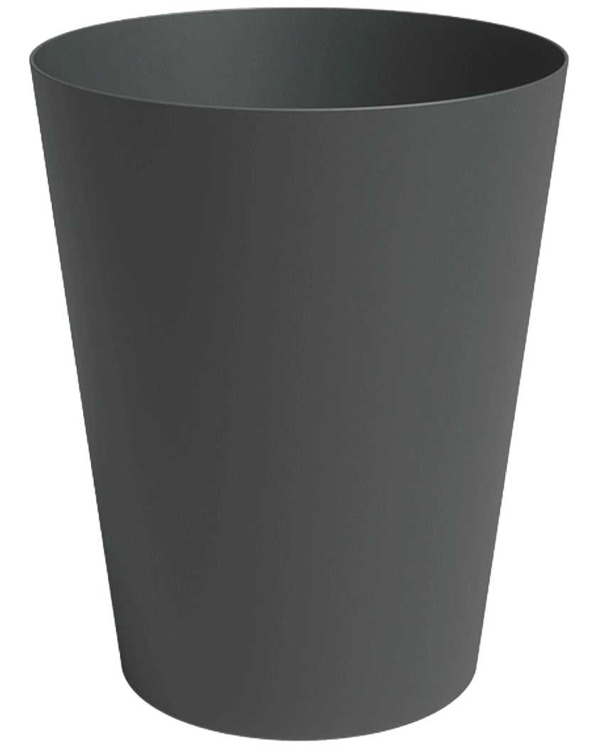 La fioriera Porto Ø40 cm x H50 cm è una fioriera cilindrica semplice, grigio scuro, con una forma leggermente affusolata, mostrata su uno sfondo bianco.