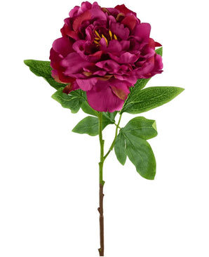 Il fiore artificiale peonia rosa 61 cm è un singolo fiore artificiale a forma di peonia in rosa scuro con petali stratificati e foglie verdi su uno stelo marrone, raffigurato su uno sfondo bianco.