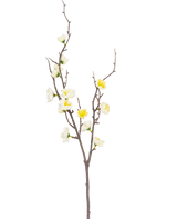 De Kunsttak Prunus 78 cm wit heeft een enkele bruine tak met meerdere uitlopers, versierd met kleine witte en gele bloemen, tegen een effen witte achtergrond.