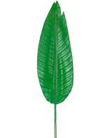 De Kunstblad Strelitzia 110cm is één groot, groen kunstblad met een prominente middennerf en zichtbare zijnerven, afgebeeld tegen een effen witte achtergrond.