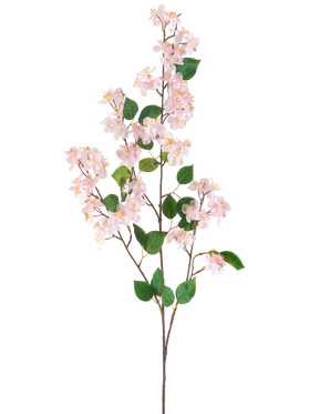 Il fiore artificiale di pesco rosa 140 cm è un ramo artificiale con fiori di pesco rosa chiaro e foglie verdi su sottili steli marroni, raffigurati isolati su uno sfondo bianco.