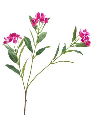 Il fiore artificiale Catharanthus viola da 68 cm ha mazzi di vivaci fiori viola e sottili foglie verdi su sfondo bianco.