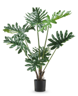 De Kunstplant Philodendron 90 cm heeft grote, glanzende donkergroene gespleten bladeren en meerdere rechtopstaande stelen in een hoge pot, tegen een effen witte achtergrond.