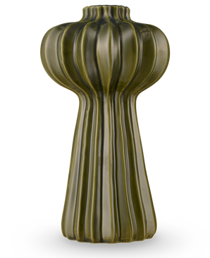De Vaas Morning Dawdrop 25 cm groen is een hoge, moderne vaas met een glanzende olijfgroene afwerking, verticale ribbels en een organische, sculpturale vorm die taps toeloopt van een bolvormige bovenkant naar een slanke gecanneleerde basis.