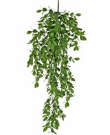 De Kunst hangplant Jasmin 70 cm heeft dichte groene bladeren aan meerdere hangende stengels die het uiterlijk van een echte klimplant nabootsen.