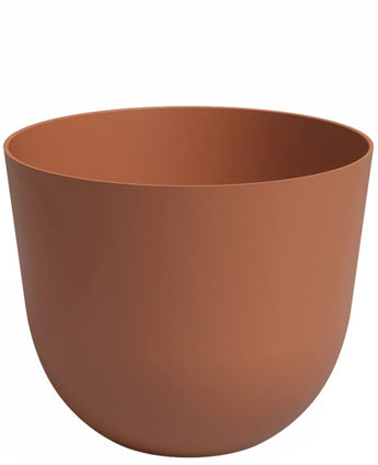 De Plantenbak Havanna Ø30cm x H25cm is een minimalistische, ronde bloempot in terracotta kleur met een gladde matte afwerking, tegen een effen witte achtergrond.