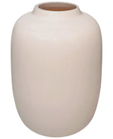 De Vaas Artic Beige (Ø21 x H29 cm) is een gladde vaas van gebroken wit keramiek met een ronde vorm en een kleine uitlopende opening, afgebeeld tegen een witte achtergrond.