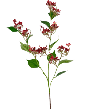 Il fiore artificiale Ortensia selvatica 86 cm rosso ha uno stelo alto con mazzi di piccoli fiori rosso scuro e diverse foglie verdi, raffigurate su uno sfondo bianco.