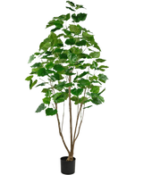 La pianta artificiale Ficus 210 cm è una pianta d'appartamento alta in vaso con diversi steli marroni sottili e grandi foglie verdi lussureggianti, su uno sfondo bianco semplice.