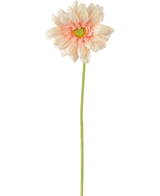 Il fiore artificiale Gerbera mini 47 cm rosa tenue è una margherita artificiale rosa chiaro con morbidi petali stratificati e un cuore giallo su un lungo stelo verde, su uno sfondo bianco semplice.