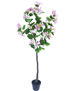 De Kunstplant Judas 150 cm is een kunstboom in pot met een slanke bruine stam, groene bladeren en trossen lichtroze bloemen met een geel en wit hart tegen een witte achtergrond.