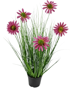De Kunst Grasplant Chrysant 60 cm brandvertragend is een zwarte pot met groene, grasachtige bladeren en zes roze chrysantenbloemen met een geel hart op lange stelen.