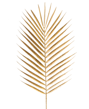 Il ramo di felce artificiale dorato da 64 cm ha un'unica foglia di palma dorata con foglie lunghe e sottili su uno sfondo bianco semplice.