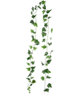 Twee lange Kunst Klimop Slinger 180 cm groen/wit strengen kunstklimop hangen verticaal tegen een effen witte achtergrond.