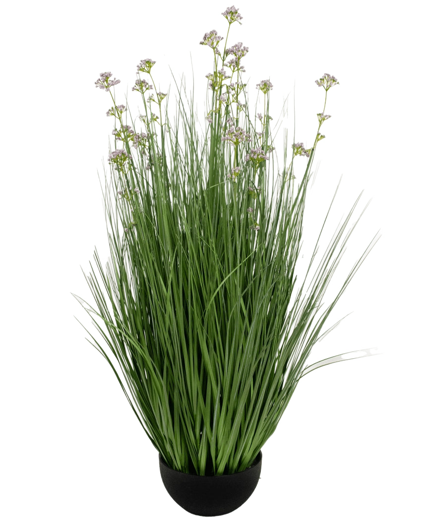 Il vaso per erba artificiale con fiori di porro e cipolla da 100 cm ignifugo ha un vaso nero con foglie verdi artificiali alte e sottili e piccoli fiori viola su steli lunghi, su uno sfondo bianco.