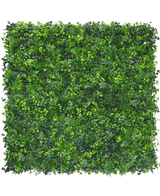 La Siepe artificiale matt mix 50x50 cm UV ignifuga è un pannello quadrato con fitte foglie artificiali di colore verde misto, che la fanno somigliare ad un rigoglioso giardino verticale. È resistente ai raggi UV e ignifugo per uso esterno a lungo termine.